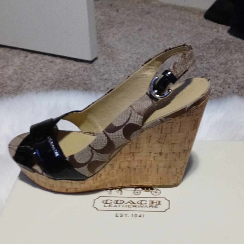 Shoes - Picture 5 of 16
